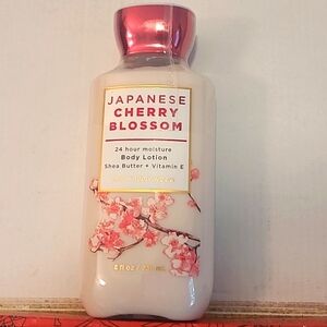 Bath & Body Works Japanese Cherry Blossom Lotion 8 oz, sealed